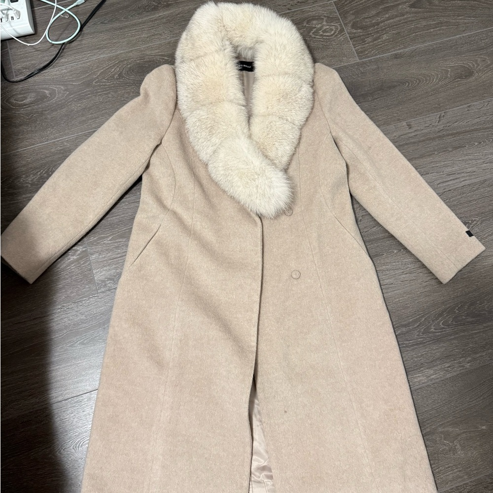 Elegant Beige Women's Coat with Faux Fur Collar